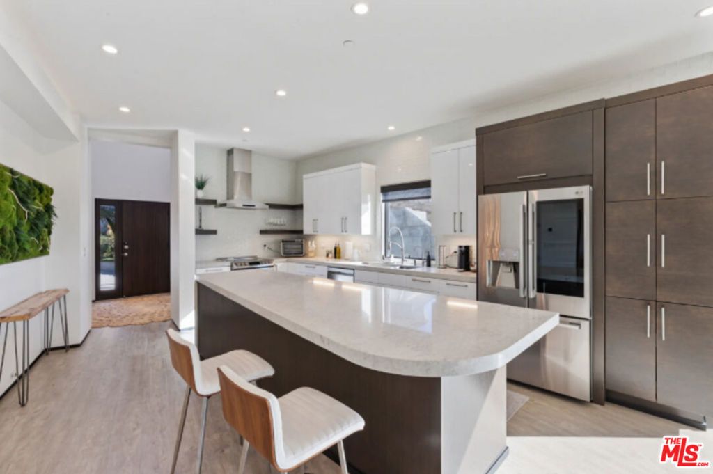 Image 18 of property listing at 3004 Sequit Dr, Malibu, CA 90265