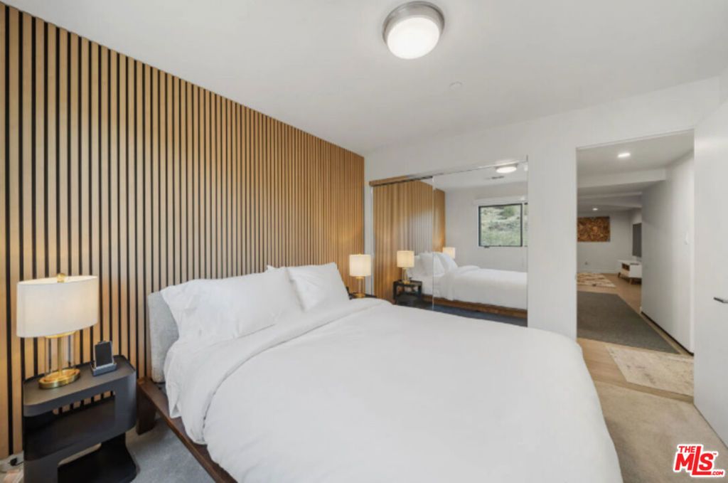 Image 44 of property listing at 3004 Sequit Dr, Malibu, CA 90265