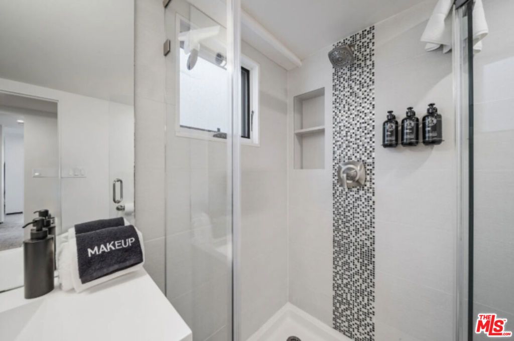 Image 51 of property listing at 3004 Sequit Dr, Malibu, CA 90265