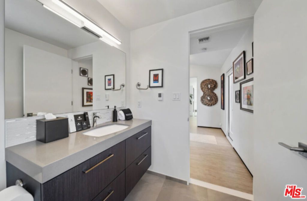 Image 54 of property listing at 3004 Sequit Dr, Malibu, CA 90265