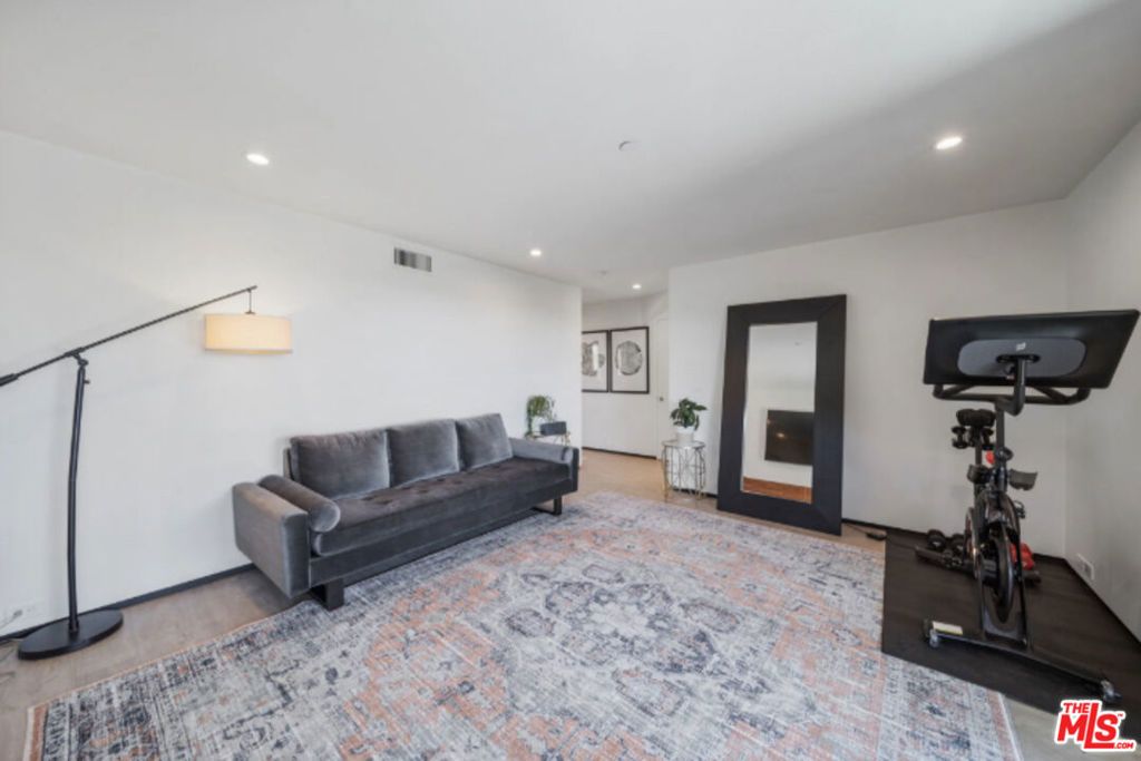 Image 59 of property listing at 3004 Sequit Dr, Malibu, CA 90265