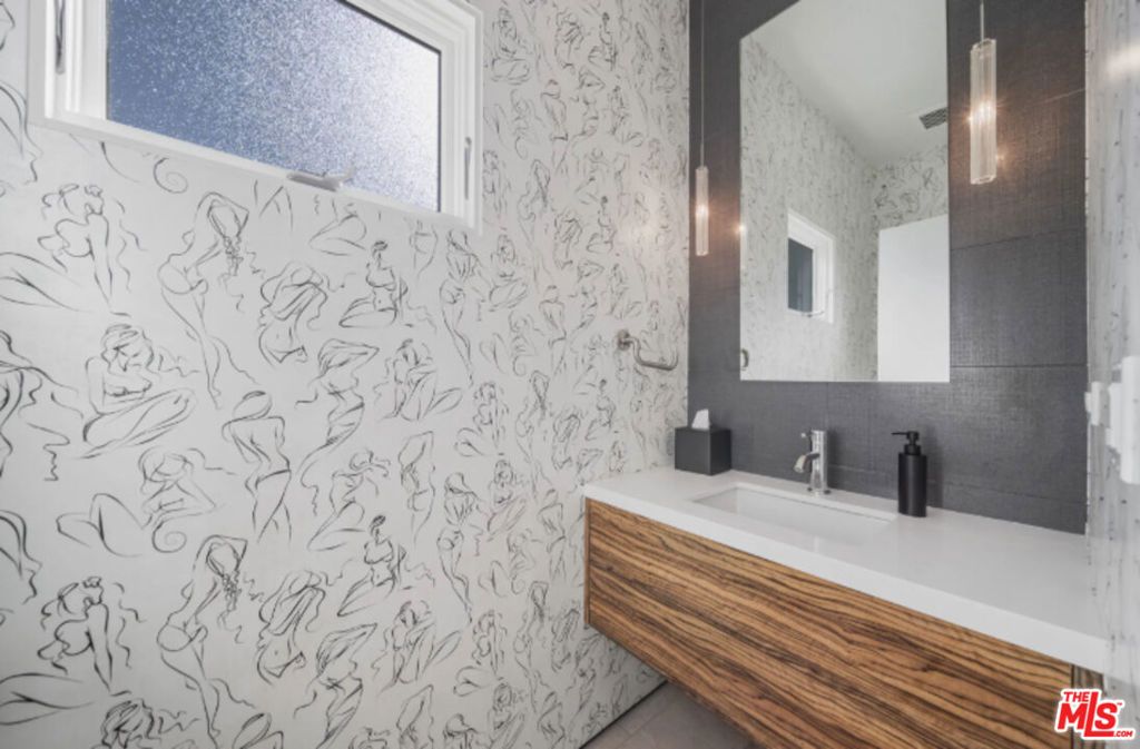 Image 63 of property listing at 3004 Sequit Dr, Malibu, CA 90265