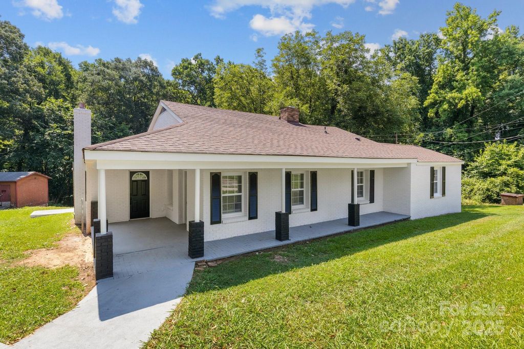 509 8th Avenue Extension, Cramerton, NC 28032