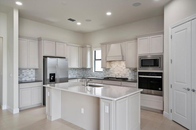 818 SE Courances Drive, Port St. Lucie, FL 34984
