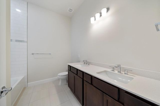818 SE Courances Drive, Port St. Lucie, FL 34984