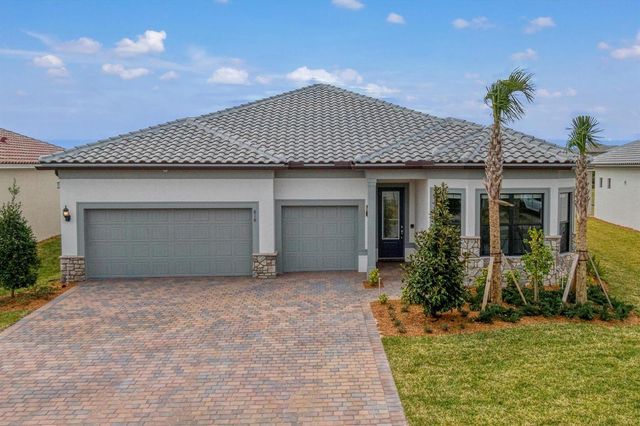 818 SE Courances Drive, Port St. Lucie, FL 34984