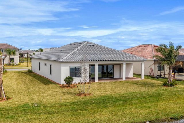 818 SE Courances Drive, Port St. Lucie, FL 34984
