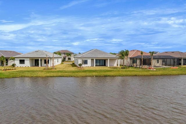 818 SE Courances Drive, Port St. Lucie, FL 34984