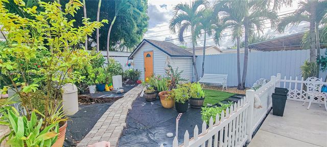 10330 NW 36th Ct, Miami, FL 33147