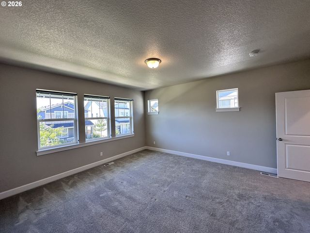 6980 Se SKIPPER Ln, Hillsboro, OR 97123