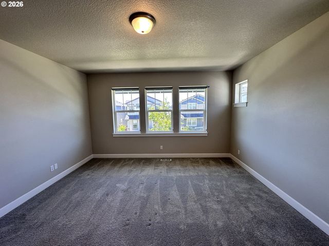 6980 Se SKIPPER Ln, Hillsboro, OR 97123