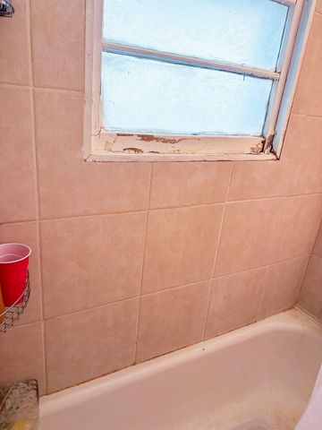 5101 E New Jersey Dr, Wichita, KS 67210