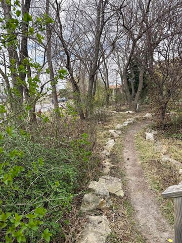 5101 E New Jersey Dr, Wichita, KS 67210