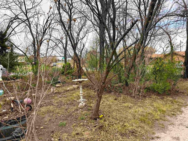 5101 E New Jersey Dr, Wichita, KS 67210