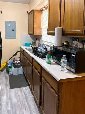 5101 E New Jersey Dr, Wichita, KS 67210