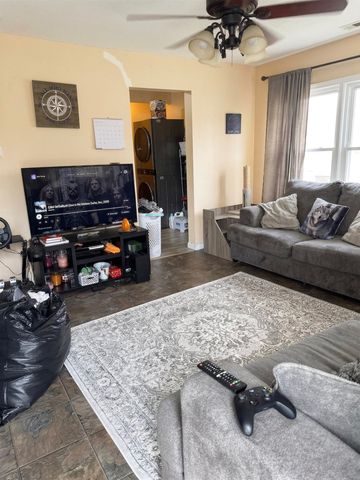 5101 E New Jersey Dr, Wichita, KS 67210