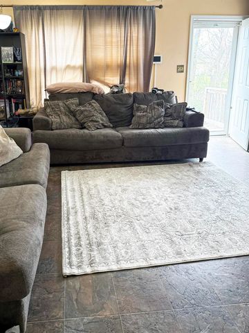 5101 E New Jersey Dr, Wichita, KS 67210