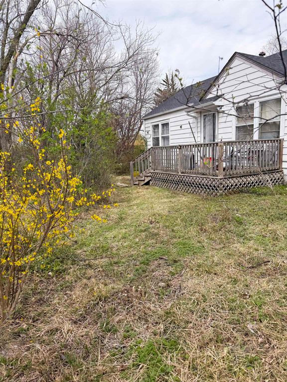 5101 E New Jersey Dr, Wichita, KS 67210