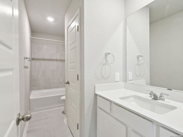 6438 Comanche Moon, San Antonio, TX 78233