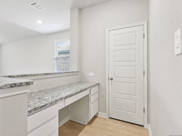 6438 Comanche Moon, San Antonio, TX 78233