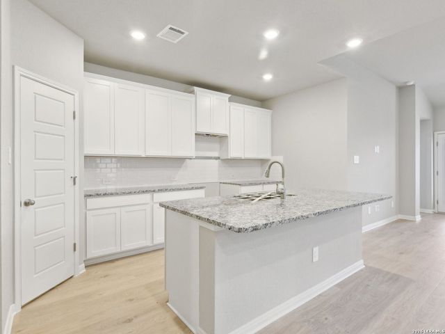 6438 Comanche Moon, San Antonio, TX 78233