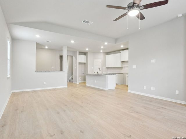 6438 Comanche Moon, San Antonio, TX 78233