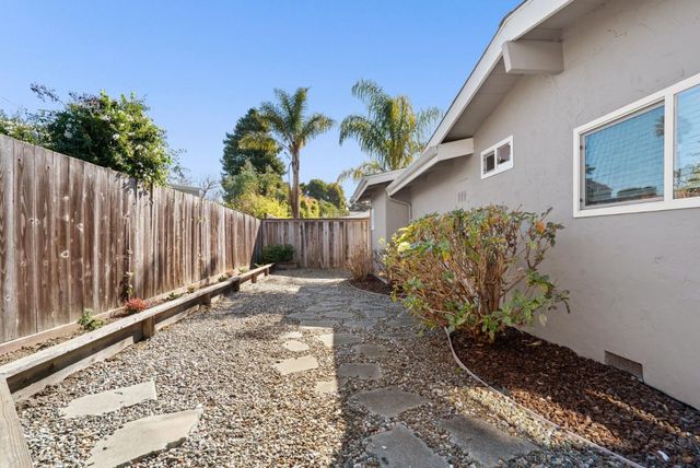 522 Spruce Street, Aptos, CA 95003