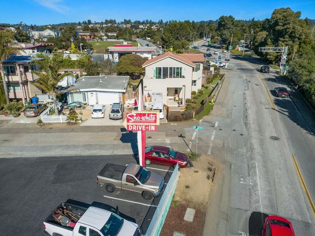 522 Spruce Street, Aptos, CA 95003