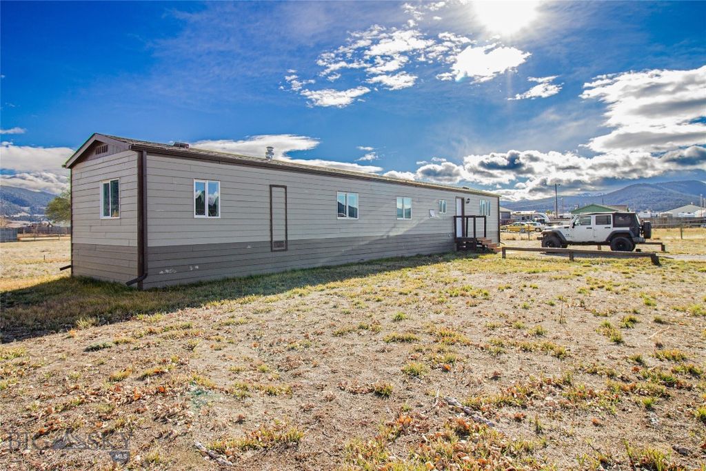140 Shoestring Annie Road, Butte, MT 59701
