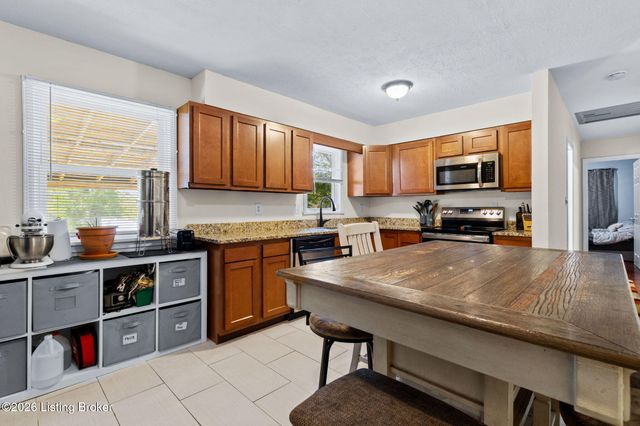 9006 Denise Dr, Louisville, KY 40219