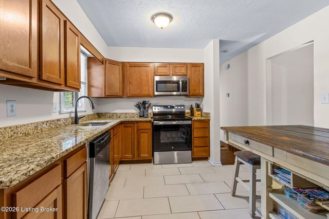 9006 Denise Dr, Louisville, KY 40219