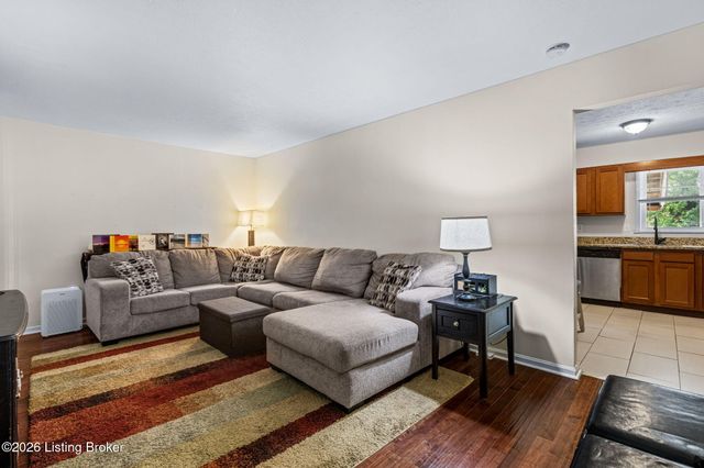 9006 Denise Dr, Louisville, KY 40219