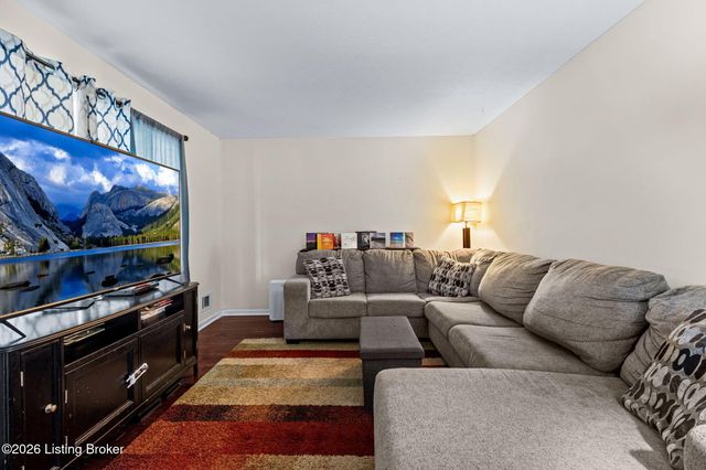 9006 Denise Dr, Louisville, KY 40219