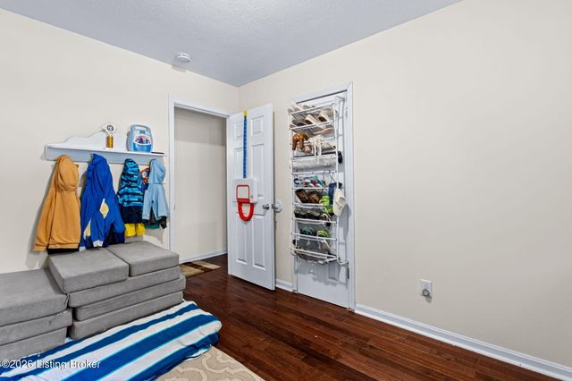 9006 Denise Dr, Louisville, KY 40219