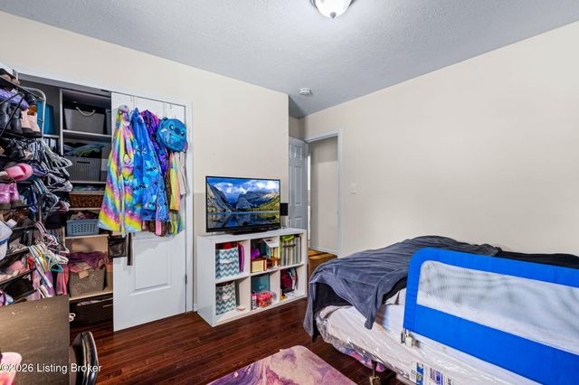 9006 Denise Dr, Louisville, KY 40219