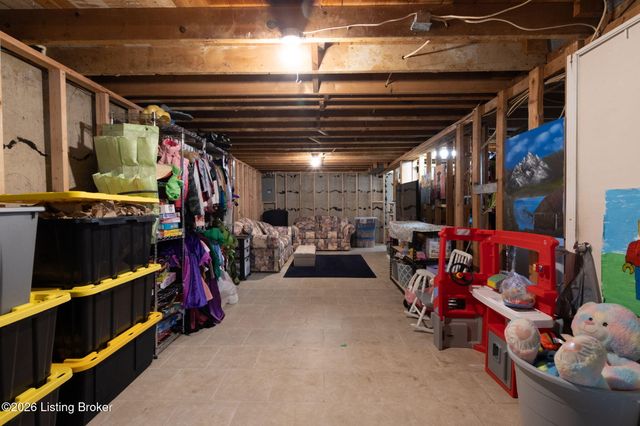 9006 Denise Dr, Louisville, KY 40219