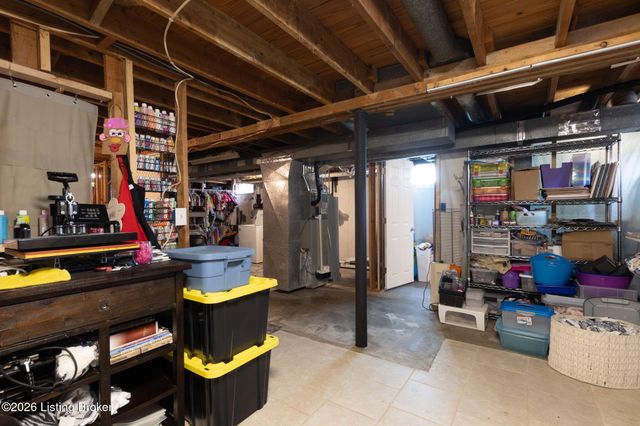 9006 Denise Dr, Louisville, KY 40219