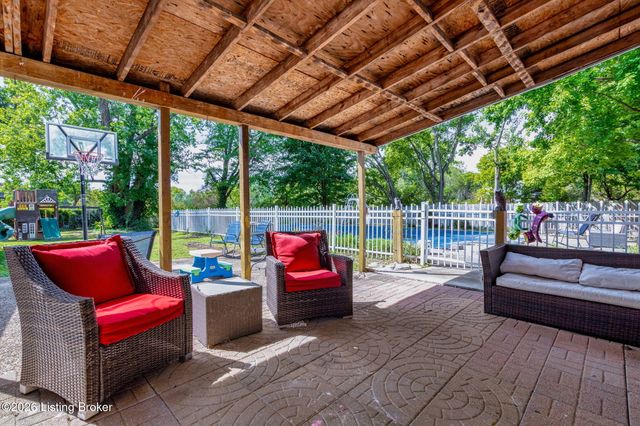 9006 Denise Dr, Louisville, KY 40219