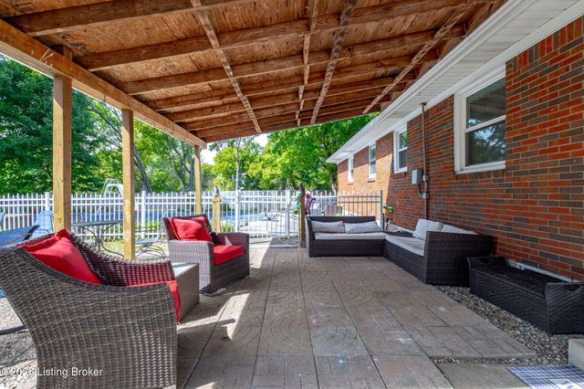 9006 Denise Dr, Louisville, KY 40219