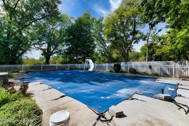 9006 Denise Dr, Louisville, KY 40219