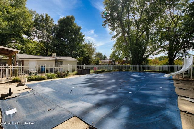 9006 Denise Dr, Louisville, KY 40219
