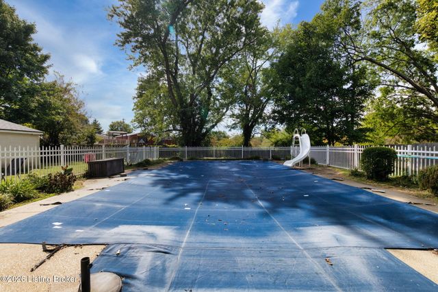 9006 Denise Dr, Louisville, KY 40219