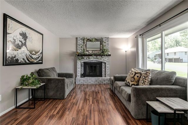 7021 NW Wheaton Avenue, Kansas City, MO 64152