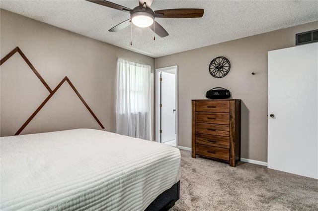 7021 NW Wheaton Avenue, Kansas City, MO 64152