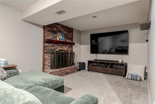 7021 NW Wheaton Avenue, Kansas City, MO 64152