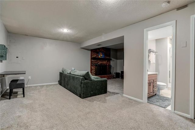 7021 NW Wheaton Avenue, Kansas City, MO 64152