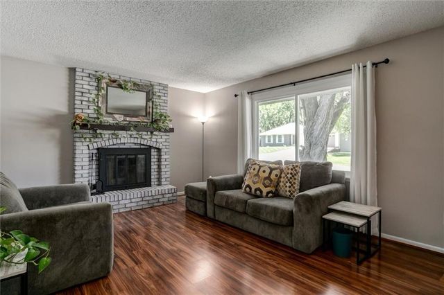 7021 NW Wheaton Avenue, Kansas City, MO 64152