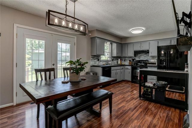 7021 NW Wheaton Avenue, Kansas City, MO 64152