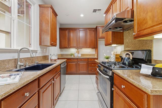 349 W Las Brisas Dr, Mountain House, CA 95391