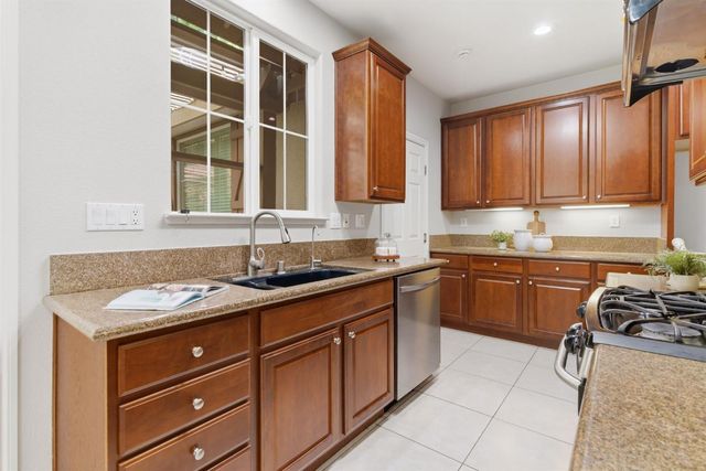 349 W Las Brisas Dr, Mountain House, CA 95391